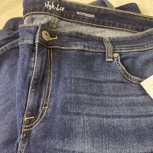 STYLE AND CO BOYFRIEND JEANS